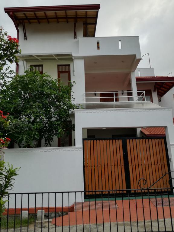 Bianco Terrace Hotel Negombo Buitenkant foto