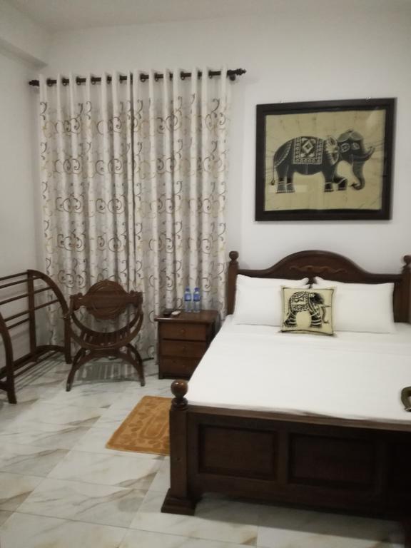 Bianco Terrace Hotel Negombo Buitenkant foto