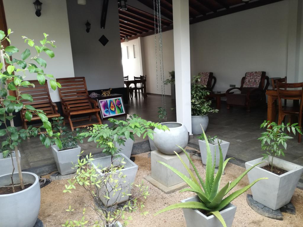 Bianco Terrace Hotel Negombo Buitenkant foto