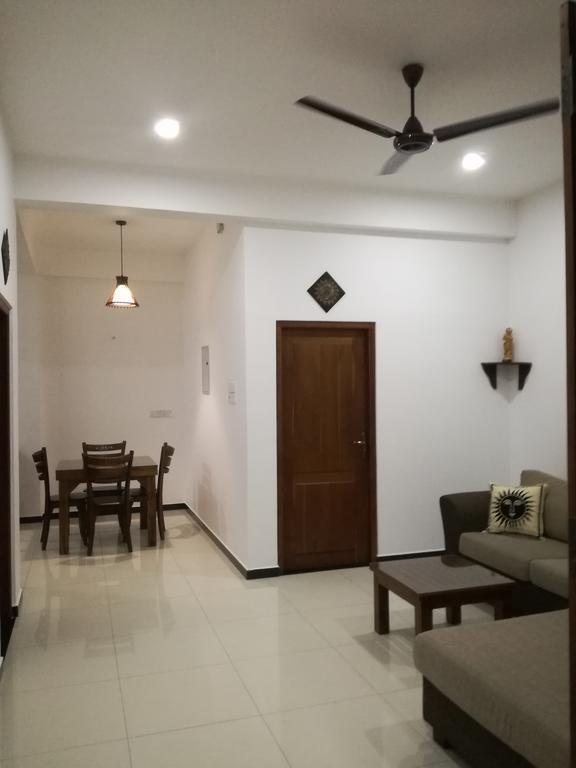 Bianco Terrace Hotel Negombo Buitenkant foto