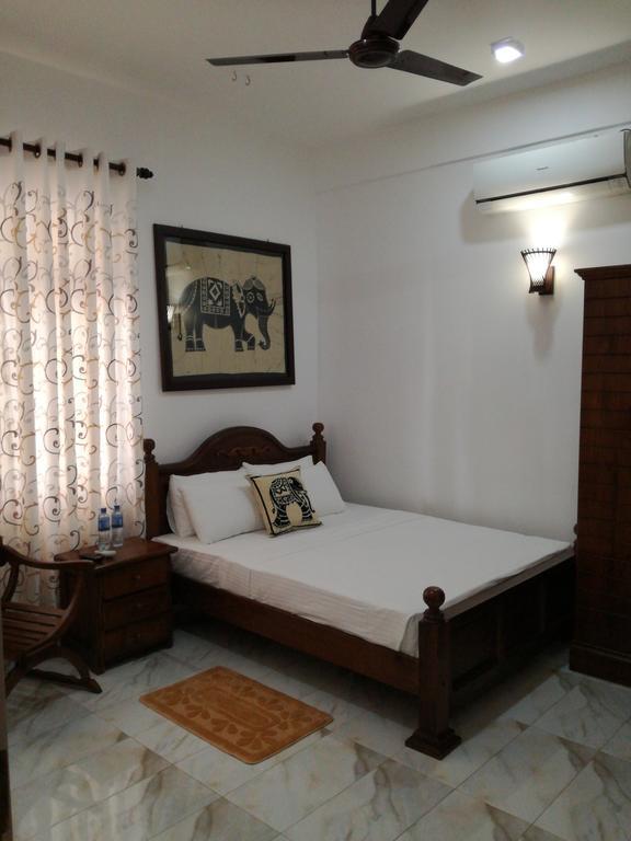 Bianco Terrace Hotel Negombo Buitenkant foto