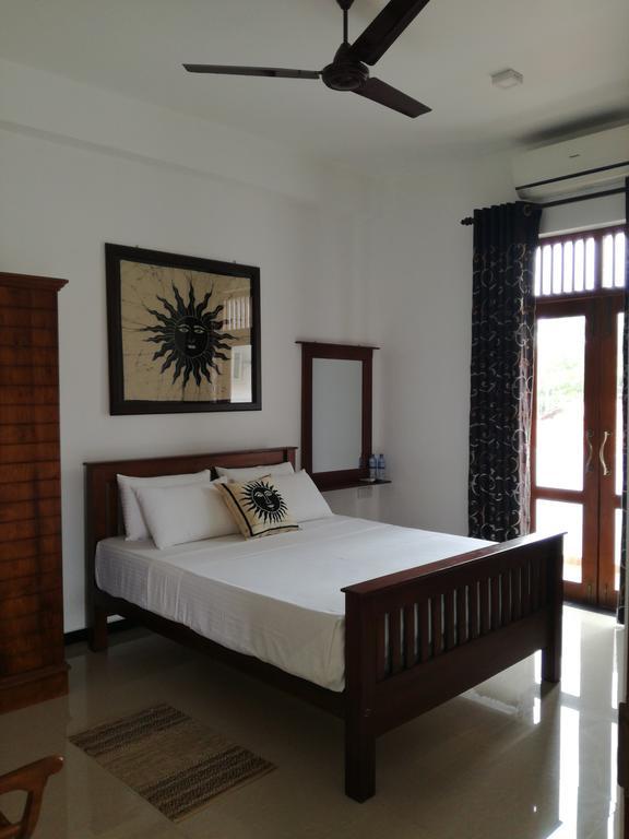 Bianco Terrace Hotel Negombo Buitenkant foto