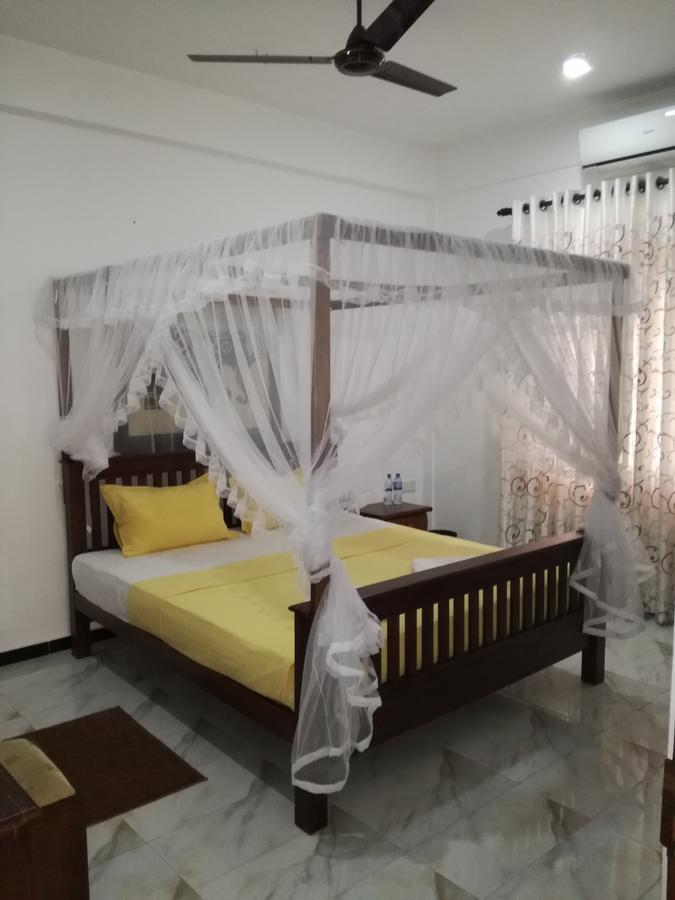 Bianco Terrace Hotel Negombo Buitenkant foto